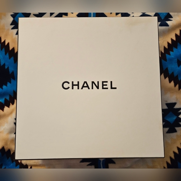 Chanel White Empty Gift Box Tissue Paper Bundle Handbag Wallet Jewelry Storage - Picture 11 of 16